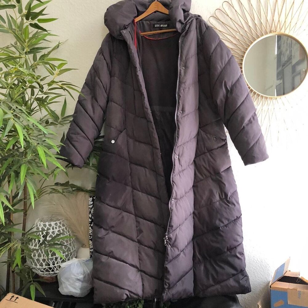 Steve Madden full length maxi grey puffer jacket w/hoodie long sleeve